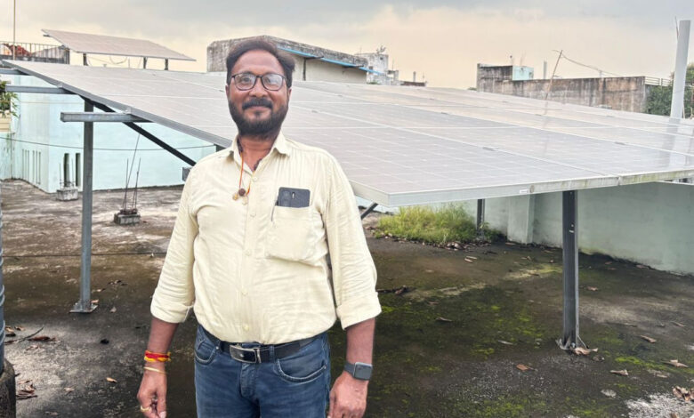 प्रधानमंत्री सूर्यघर मुफ्त बिजली योजना से आत्मनिर्भर बना श्री हेमंत कुमार पाण्डेय प्रधानमंत्री सूर्यघर मुफ्त बिजली योजना से आत्मनिर्भर बना श्री हेमंत कुमार पाण्डेय