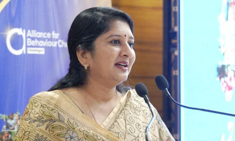 4 वर्ष से चल रहे अभिभावक और शाला के विवाद का डॉ. वर्णिका शर्मा ने मात्र 3 दिन में किया निराकरण