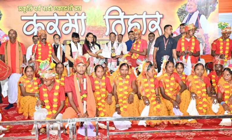 संस्कृति एवं परंपरा को जीवंत बनाए रखना न केवल हमारी जिम्मेदारी बल्कि नैतिक कर्तव्य भी – मुख्यमंत्री श्री साय संस्कृति एवं परंपरा को जीवंत बनाए रखना न केवल हमारी जिम्मेदारी बल्कि नैतिक कर्तव्य भी – मुख्यमंत्री श्री साय