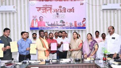 अटल पंचायत डिजिटल सुविधा केंद्र से ग्रामीणों को मिल रही बैंकिंग व अन्य सेवाओं का लाभ: मंत्री श्रीमती लक्ष्मी राजवाड़े अटल पंचायत डिजिटल सुविधा केंद्र से ग्रामीणों को मिल रही बैंकिंग व अन्य सेवाओं का लाभ: मंत्री श्रीमती लक्ष्मी राजवाड़े