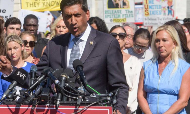 कैसे खुला घूम रहा था इतना खूंखार अपराधी, भारतीय की हत्या पर भड़के अमेरिकी सांसद कैसे खुला घूम रहा था इतना खूंखार अपराधी, भारतीय की हत्या पर भड़के अमेरिकी सांसद