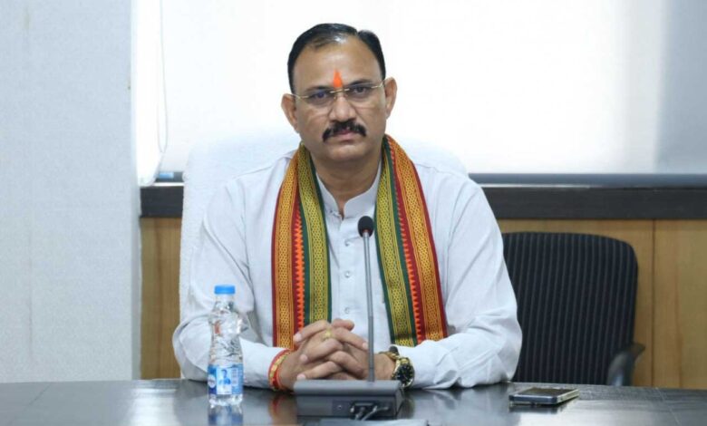 स्वास्थ्य मंत्री की अध्यक्षता में सभी चिकित्सा महाविद्यालयों के डीन एवं मेडिकल सुपरिटेंडेंट की समीक्षा बैठक स्वास्थ्य मंत्री की अध्यक्षता में सभी चिकित्सा महाविद्यालयों के डीन एवं मेडिकल सुपरिटेंडेंट की समीक्षा बैठक