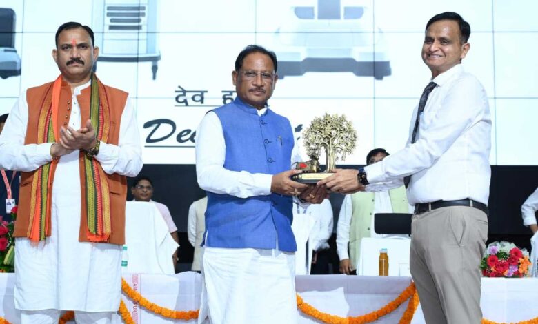 रोबोटिक सर्जरी छत्तीसगढ़ में चिकित्सा सुविधाओं के विकास में एक नया आयाम : मुख्यमंत्री विष्णु देव साय रोबोटिक सर्जरी छत्तीसगढ़ में चिकित्सा सुविधाओं के विकास में एक नया आयाम : मुख्यमंत्री विष्णु देव साय