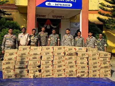 बस्तर पुलिस ने दिवाली से पहले पकड़ी 100 पेटी गोवा व्हिस्की, तस्कर फरार बस्तर पुलिस ने दिवाली से पहले पकड़ी 100 पेटी गोवा व्हिस्की, तस्कर फरार