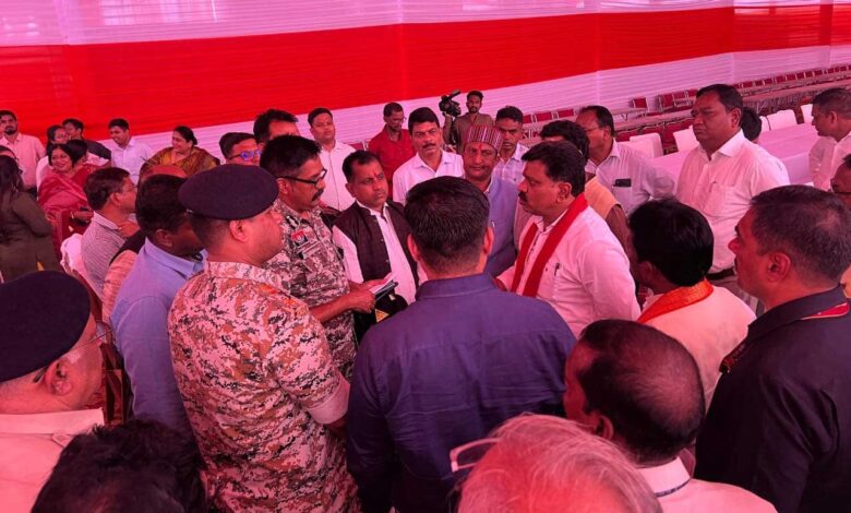 केंद्रीय गृह मंत्री अमित शाह के बस्तर प्रवास की तैयारियों का उप मुख्यमंत्री श्री विजय शर्मा ने किया निरीक्षण केंद्रीय गृह मंत्री अमित शाह के बस्तर प्रवास की तैयारियों का उप मुख्यमंत्री श्री विजय शर्मा ने किया निरीक्षण