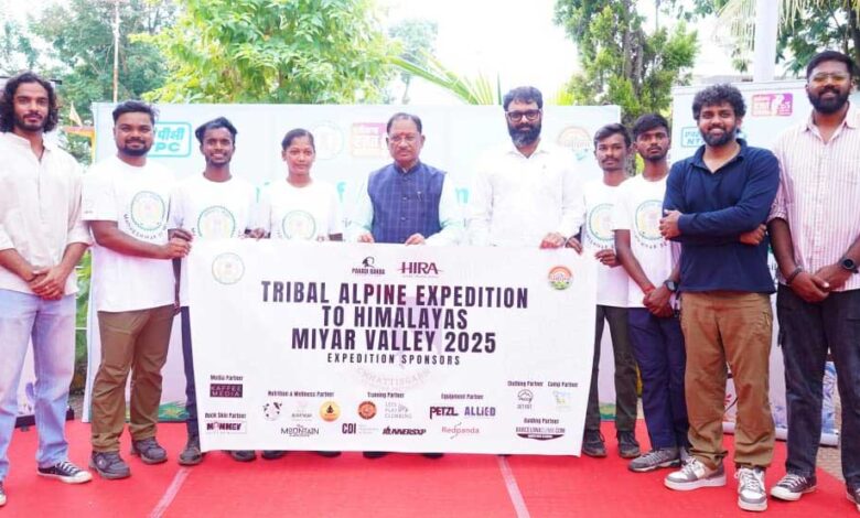 जशपुर के युवाओं ने छुआ हिमालय की ऊंचाइयों को: 5350 मीटर की ऊंचाई पर ट्रैकिंग, रॉक क्लाइंबिंग और आइस क्लाइंबिंग का अद्भुत अनुभव