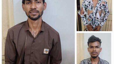 थाना पंडरी क्षेत्रंातर्गत मोवा स्थित आर्यन युनिक सेलून दुकान के कर्मचारी पर चाकू से वार करने वाले 03 आरोपी एवं विधि के साथ संघर्षरत 01 बालक सहित कुल 04 गिरफ्तार थाना पंडरी क्षेत्रंातर्गत मोवा स्थित आर्यन युनिक सेलून दुकान के कर्मचारी पर चाकू से वार करने वाले 03 आरोपी एवं विधि के साथ संघर्षरत 01 बालक सहित कुल 04 गिरफ्तार