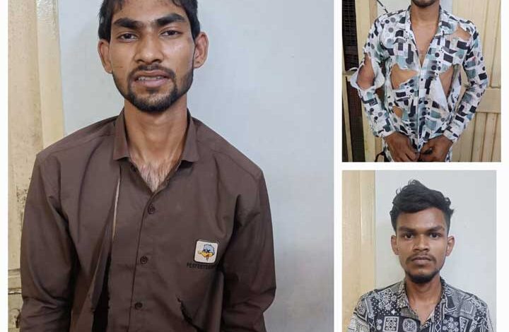 थाना पंडरी क्षेत्रंातर्गत मोवा स्थित आर्यन युनिक सेलून दुकान के कर्मचारी पर चाकू से वार करने वाले 03 आरोपी एवं विधि के साथ संघर्षरत 01 बालक सहित कुल 04 गिरफ्तार थाना पंडरी क्षेत्रंातर्गत मोवा स्थित आर्यन युनिक सेलून दुकान के कर्मचारी पर चाकू से वार करने वाले 03 आरोपी एवं विधि के साथ संघर्षरत 01 बालक सहित कुल 04 गिरफ्तार