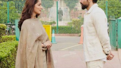 यामी गौतम और इमरान हाशमी ने सुप्रीम कोर्ट के बाहर रीक्रिएट किया ‘हक़’ का आइकॉनिक पोस्टर यामी गौतम और इमरान हाशमी ने सुप्रीम कोर्ट के बाहर रीक्रिएट किया ‘हक़’ का आइकॉनिक पोस्टर