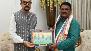 राज्यपाल श्री रमेन डेका से जनजातीय मामलों के केन्द्रीय मंत्री ओराम नेे सौजन्य भेंट की राज्यपाल श्री रमेन डेका से जनजातीय मामलों के केन्द्रीय मंत्री ओराम नेे सौजन्य भेंट की