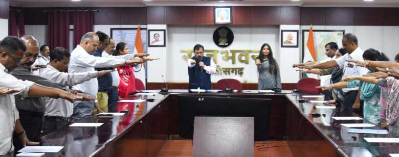 राजभवन के अधिकारियों-कर्मचारियों ने सतर्कता जागरूकता की शपथ ली