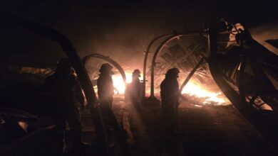 गद्दा फैक्ट्री में भीषण आग, करोड़ों के नुकसान का अनुमान… गद्दा फैक्ट्री में भीषण आग, करोड़ों के नुकसान का अनुमान…