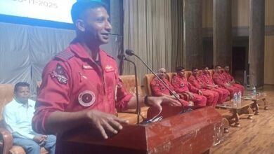 सूर्यकिरण एरोबैटिक टीम ने बच्चों से की मुलाकात, दी प्रेरणा – बढ़ाया उत्साह सूर्यकिरण एरोबैटिक टीम ने बच्चों से की मुलाकात, दी प्रेरणा – बढ़ाया उत्साह