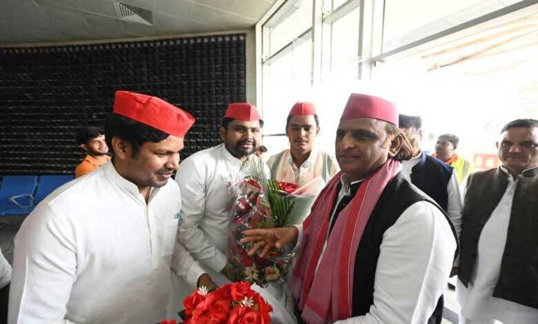 सपा पार्टी छत्तीसगढ़ ने उत्तर प्रदेश के पूर्व मुख्यमंत्री अखिलेश यादव का किया जोरदार स्वागत सपा पार्टी छत्तीसगढ़ ने उत्तर प्रदेश के पूर्व मुख्यमंत्री अखिलेश यादव का किया जोरदार स्वागत