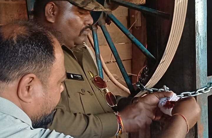 वन विभाग ने कोंडागांव की दो सॉ मिलों को किया सील वन विभाग ने कोंडागांव की दो सॉ मिलों को किया सील