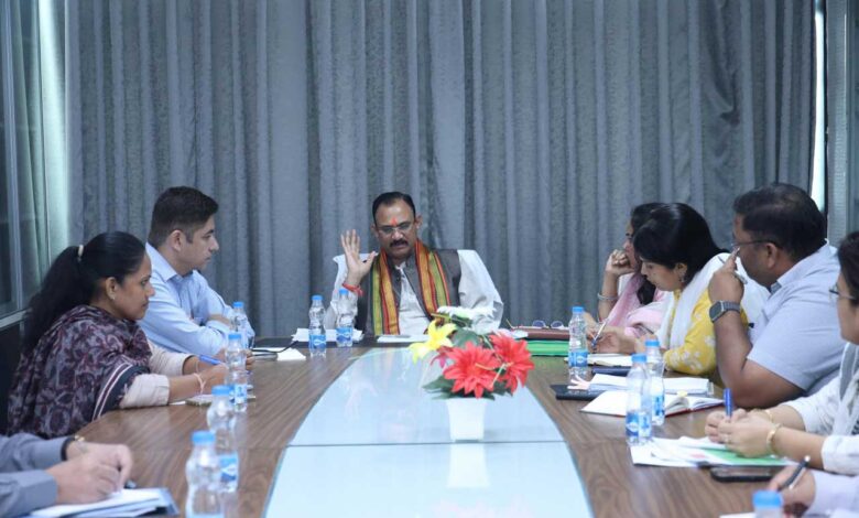 स्वास्थ्य मंत्री श्री श्याम बिहारी जायसवाल ने की विभागीय योजनाओं की समीक्षा स्वास्थ्य मंत्री श्री श्याम बिहारी जायसवाल ने की विभागीय योजनाओं की समीक्षा