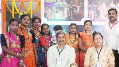 छत्तीसगढ़ के रजत जयंती राज्योत्सव में पर्यटन, संस्कृति एवं धर्मस्व विभाग का स्टॉल बना आकर्षण का केन्द्र, उमड़ी दर्शकों की भीड़ छत्तीसगढ़ के रजत जयंती राज्योत्सव में पर्यटन, संस्कृति एवं धर्मस्व विभाग का स्टॉल बना आकर्षण का केन्द्र, उमड़ी दर्शकों की भीड़