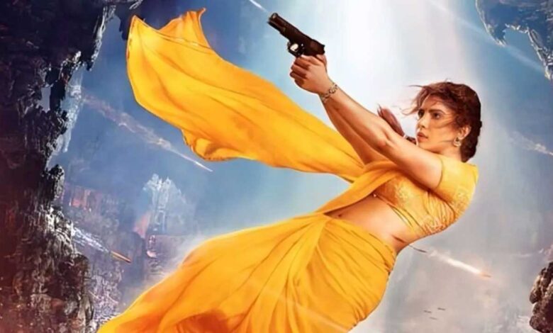 प्रियंका चोपड़ा का फर्स्ट लुक बना विवाद प्रियंका चोपड़ा का फर्स्ट लुक बना विवाद