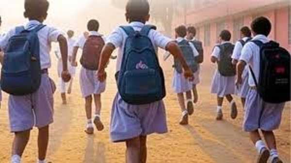 सुप्रीम कोर्ट के दिशा-निर्देशों के बाद शिक्षा विभाग ने स्कूलों में बच्चों की सुरक्षा हेतु जारी किए कड़े निर्देश सुप्रीम कोर्ट के दिशा-निर्देशों के बाद शिक्षा विभाग ने स्कूलों में बच्चों की सुरक्षा हेतु जारी किए कड़े निर्देश