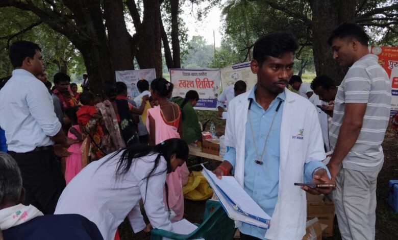 बीजापुर में विकास की दस्तकः धुर माओवाद प्रभावित क्षेत्र के सात गांवों में पहली बार लगा मेगा हेल्थ कैंप