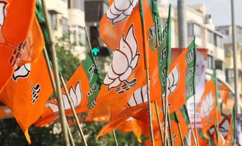 बिहार में अपनी सबसे मजबूत सीट पर मुश्किल में BJP, बंपर बहुमत के बीच बुरी आई खबर बिहार में अपनी सबसे मजबूत सीट पर मुश्किल में BJP, बंपर बहुमत के बीच बुरी आई खबर