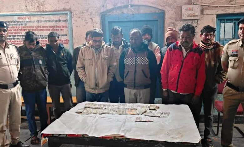 भानसोज में जुआ खेलते 10 गिरफ्तार, नकद-वाहन जब्त भानसोज में जुआ खेलते 10 गिरफ्तार, नकद-वाहन जब्त