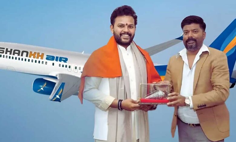 टेंपो से टेकऑफ! कभी कानपुर की सड़कों पर चलाया थ्री-व्हीलर, अब ‘शंख एयरलाइन’ उड़ाएगा यह लड़का टेंपो से टेकऑफ! कभी कानपुर की सड़कों पर चलाया थ्री-व्हीलर, अब ‘शंख एयरलाइन’ उड़ाएगा यह लड़का