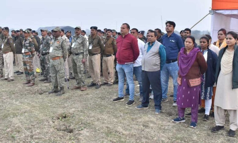 ग्राम नगपुरा में आयोजित शिव महापुराण कथा कार्यक्रम में लगे सुरक्षा व्यवस्था की किया गया समीक्षा ग्राम नगपुरा में आयोजित शिव महापुराण कथा कार्यक्रम में लगे सुरक्षा व्यवस्था की किया गया समीक्षा