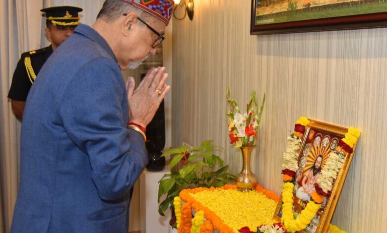 राज्यपाल श्री डेका ने संत बाबा गुरु घासीदास जयंती पर पुष्पांजलि अर्पित की राज्यपाल श्री डेका ने संत बाबा गुरु घासीदास जयंती पर पुष्पांजलि अर्पित की