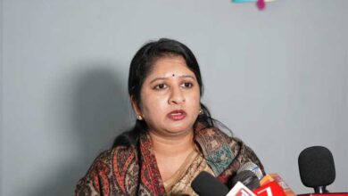 बच्चे की बर्बर पिटाई पर आयोग सख्त, दूरस्थ अंचल में देर रात पहुंचीं अध्यक्ष वर्णिका शर्मा