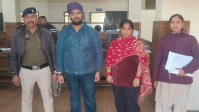 अवैध मादक पदार्थ हेरोइन (चिट्टा) के साथ आरोपी जोधा सिंग एवं हरप्रीत कौर गिरफ्तार अवैध मादक पदार्थ हेरोइन (चिट्टा) के साथ आरोपी जोधा सिंग एवं हरप्रीत कौर गिरफ्तार