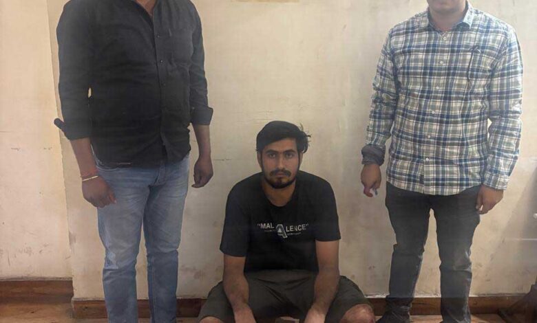 प्रतिबंधित मादक पदार्थ डोडा के साथ राजस्थान का अंतर्राज्यीय आरोपी दिलखुश विश्नोई गिरफ्तार प्रतिबंधित मादक पदार्थ डोडा के साथ राजस्थान का अंतर्राज्यीय आरोपी दिलखुश विश्नोई गिरफ्तार