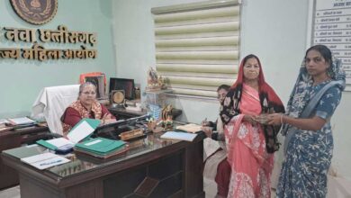 एमिटी यूनिवर्सिटी के खिलाफ मामला पहुंचा महिला आयोग