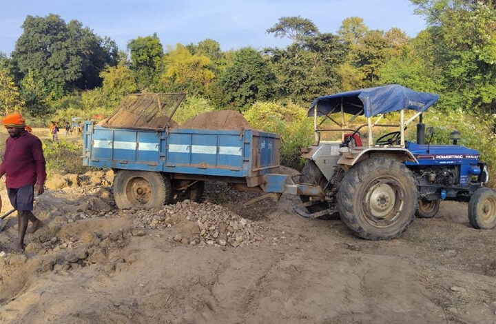 वन विभाग की त्वरित कार्रवाई : रेत के अवैध उत्खनन में संलिप्त 5 ट्रैक्टर जब्त वन विभाग की त्वरित कार्रवाई : रेत के अवैध उत्खनन में संलिप्त 5 ट्रैक्टर जब्त