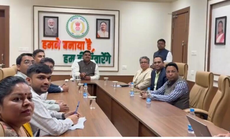 मंत्री श्री गजेंद्र यादव ने किया विधि विभाग की नई वेबसाइट का लोकार्पण मंत्री श्री गजेंद्र यादव ने किया विधि विभाग की नई वेबसाइट का लोकार्पण