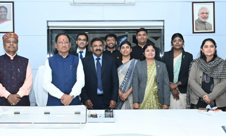 मुख्यमंत्री से भारतीय वन सेवा 2024 बैच के प्रशिक्षु अधिकारियों ने की मुलाकात मुख्यमंत्री से भारतीय वन सेवा 2024 बैच के प्रशिक्षु अधिकारियों ने की मुलाकात