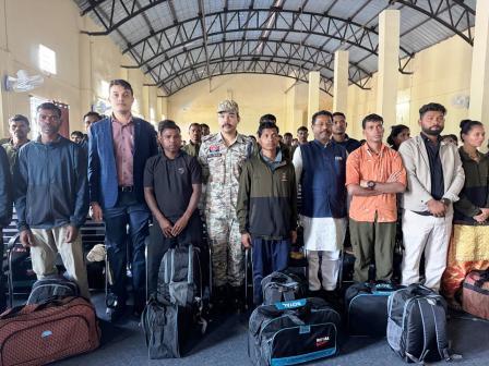 लाइवलीहुड कॉलेज में कौशल प्रशिक्षण के बाद वेलकम किट व टूल किट का वितरण लाइवलीहुड कॉलेज में कौशल प्रशिक्षण के बाद वेलकम किट व टूल किट का वितरण