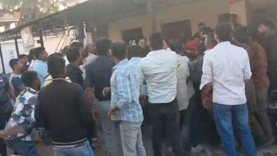 कोल परिवहन विवाद को लेकर ओडिशा सीमा पर तनाव, मारपीट के बाद FIR कोल परिवहन विवाद को लेकर ओडिशा सीमा पर तनाव, मारपीट के बाद FIR