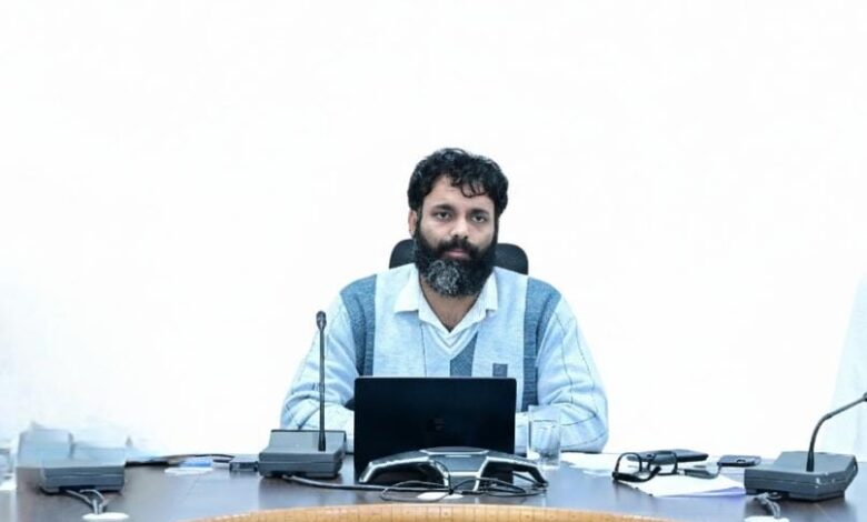 विकास कार्यों में सुस्ती पर कलेक्टर सख्त : गुणवत्ता से समझौता करने वालों पर गिरेगी गाज विकास कार्यों में सुस्ती पर कलेक्टर सख्त : गुणवत्ता से समझौता करने वालों पर गिरेगी गाज