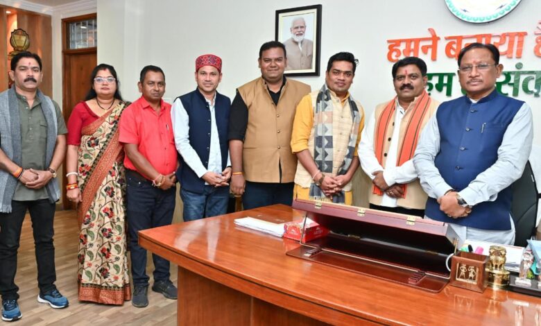 मुख्यमंत्री श्री विष्णु देव साय से रायपुर प्रेस क्लब के नवनिर्वाचित पदाधिकारियों की सौजन्य मुलाकात* मुख्यमंत्री श्री विष्णु देव साय से रायपुर प्रेस क्लब के नवनिर्वाचित पदाधिकारियों की सौजन्य मुलाकात*