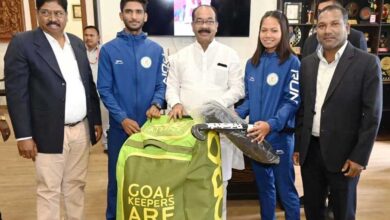 उप मुख्यमंत्री श्री अरुण साव ने नेशनल सेंटर ऑफ एक्सीलेंस में परफॉर्मेंस असेसमेंट के लिए चयनित खिलाड़ियों को दिए हॉकी किट उप मुख्यमंत्री श्री अरुण साव ने नेशनल सेंटर ऑफ एक्सीलेंस में परफॉर्मेंस असेसमेंट के लिए चयनित खिलाड़ियों को दिए हॉकी किट