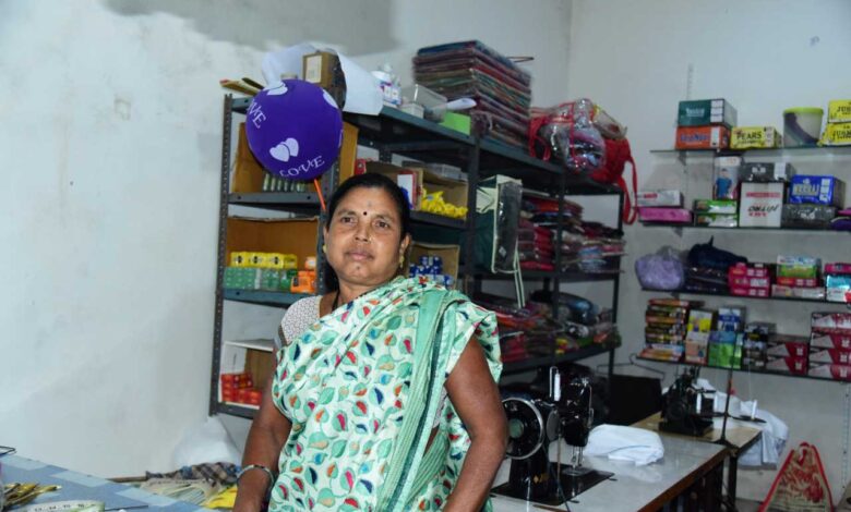 लखपति दीदी राशोबाई ने मेहनत और समूह सहयोग से कायम की आत्मनिर्भरता की मिसाल लखपति दीदी राशोबाई ने मेहनत और समूह सहयोग से कायम की आत्मनिर्भरता की मिसाल