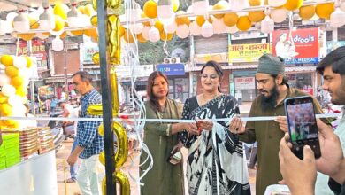 किंग काटन शो रूम का वैदिक न्यूज की एम् डी सैय्यद सलमा ने किया उद्घाटन किंग काटन शो रूम का वैदिक न्यूज की एम् डी सैय्यद सलमा ने किया उद्घाटन