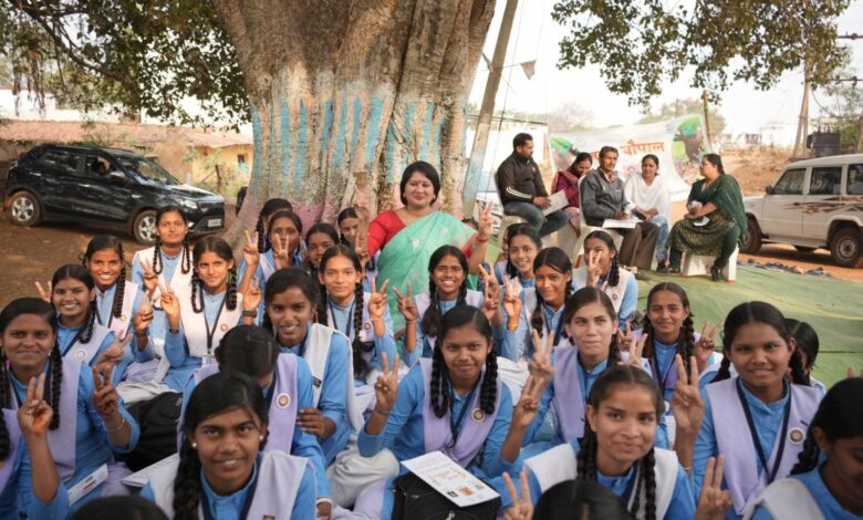 पेड़ की छांव में लगी बाल चौपाल से 2026 की सशक्त शुरुआत पेड़ की छांव में लगी बाल चौपाल से 2026 की सशक्त शुरुआत