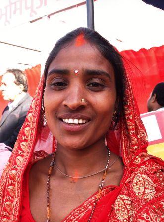 प्रधानमंत्री उज्ज्वला योजना से महिलाओं को धुएँ से मुक्ति, जीवन हुआ आसान प्रधानमंत्री उज्ज्वला योजना से महिलाओं को धुएँ से मुक्ति, जीवन हुआ आसान