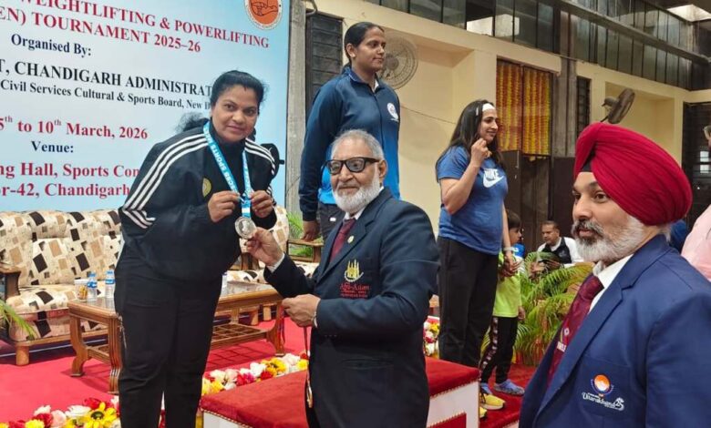 कवर्धा वनमंडल की उप वनक्षेत्रपाल मीना धुर्वे ने वेटलिफ्टिंग प्रतियोगिता में जीता रजत पदक