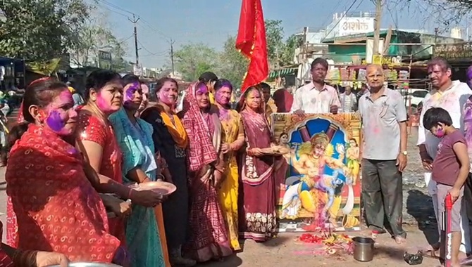 भटगांव में मनाई गई ‘आदर्श होली’, भाईचारे और संस्कार का दिया संदेश