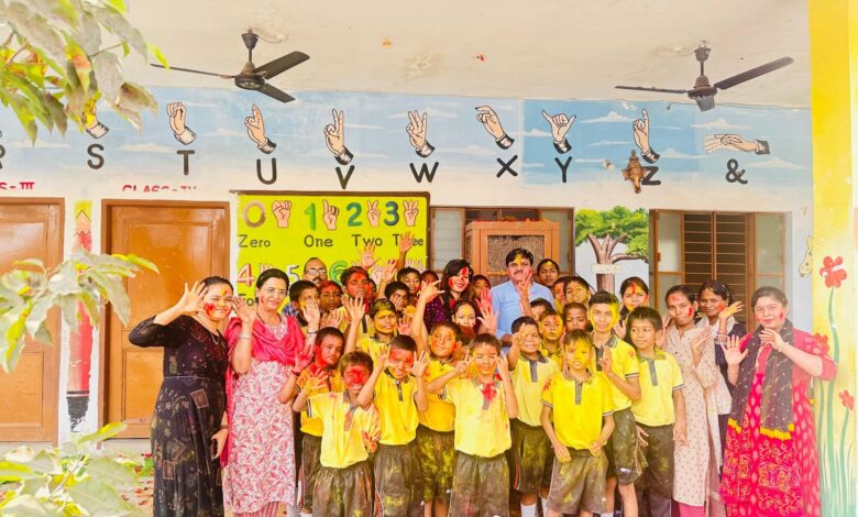 विशेष बच्चों के साथ समाजसेवी अंकिता वर्मा ने मनाया प्री-होली मिलन समारोह विशेष बच्चों के साथ समाजसेवी अंकिता वर्मा ने मनाया प्री-होली मिलन समारोह