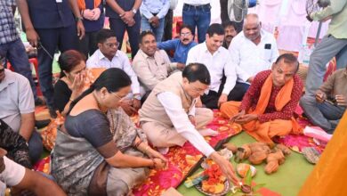 शासकीय स्कूलों के बुनियादी सुविधाओं के विकास के लिए संकल्पित होकर कार्य कर रही विष्णु देव सरकार : उद्योग मंत्री लखन लाल देवांगन