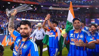 तूफानी बल्लेबाजी, कातिल गेंदबाजी और बीच मैदान गरमागरमी…टी20 विश्व कप फाइनल के खास लम्हे तूफानी बल्लेबाजी, कातिल गेंदबाजी और बीच मैदान गरमागरमी…टी20 विश्व कप फाइनल के खास लम्हे